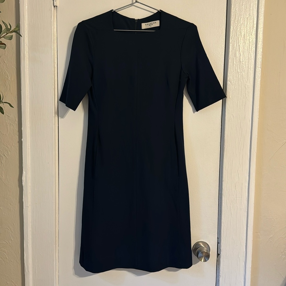 MM LAFLEUR Navy shift dress with sleeves and pockets